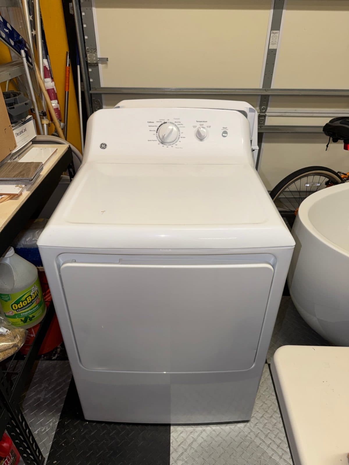 GE 6.2 cu. ft. Capacity Gas Dryer with Up To 120 ft. Venting and Shallow Depth​
