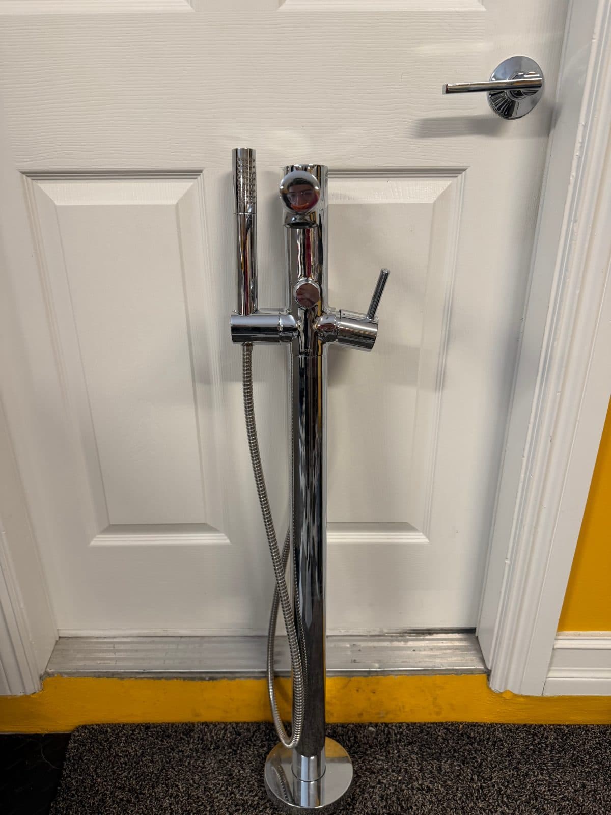 Moen Align Floor Mounted Tub Filler with Built in Diverter 2