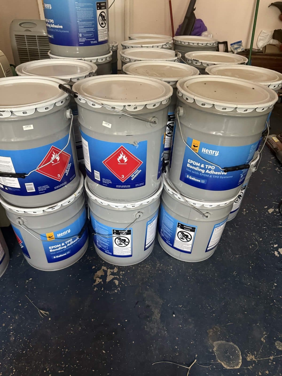 Henry 5 Gal. EPDM and TPO Bonding Roofing Adhesive 2