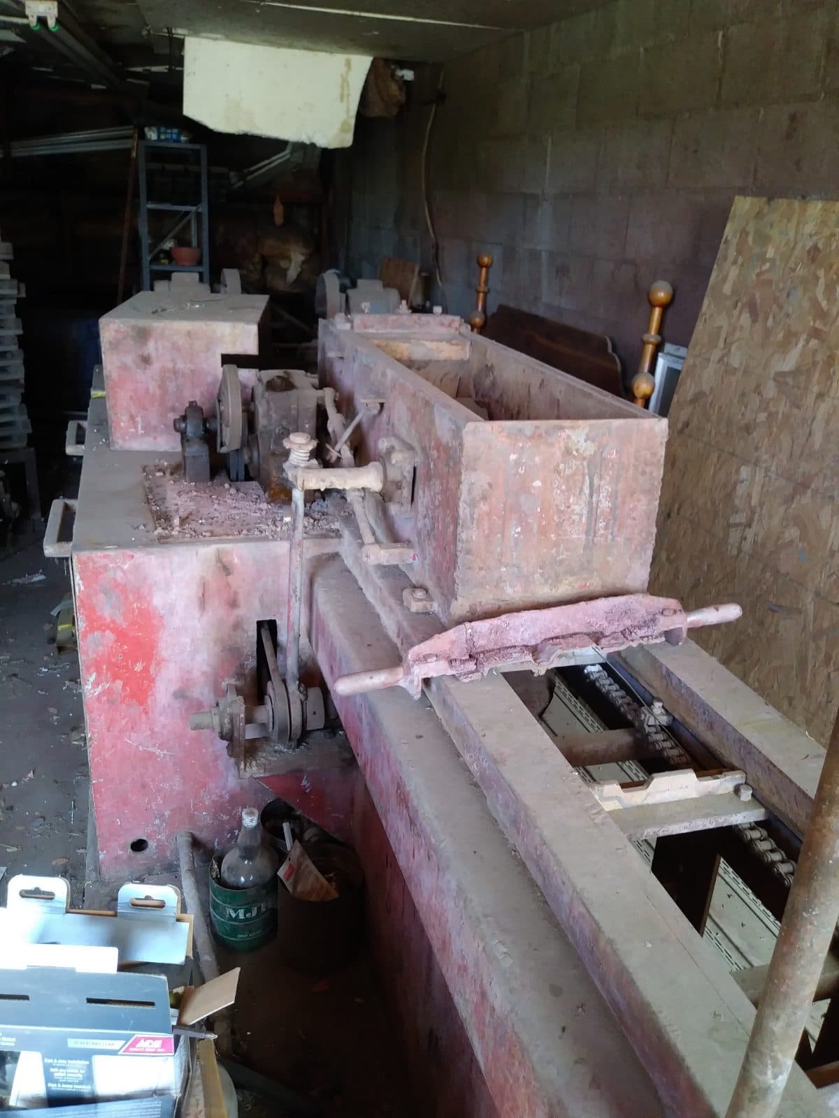 Concrete roof tile machine