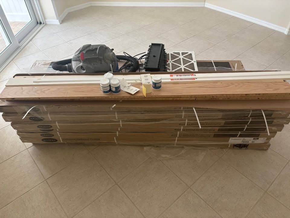 15 boxes, 340 sq. ft. Mirage Tru Balance Oak Exclusive Hardwood Floor, 3/4", 5" wide planks (22.7 sq. ft. per box). 2