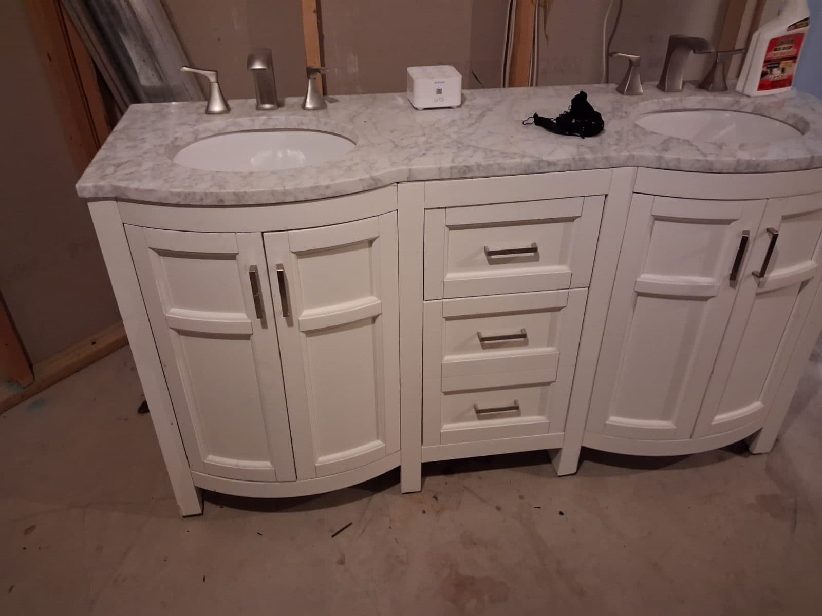 Double Bathroom Vanity EXCLUSIVE