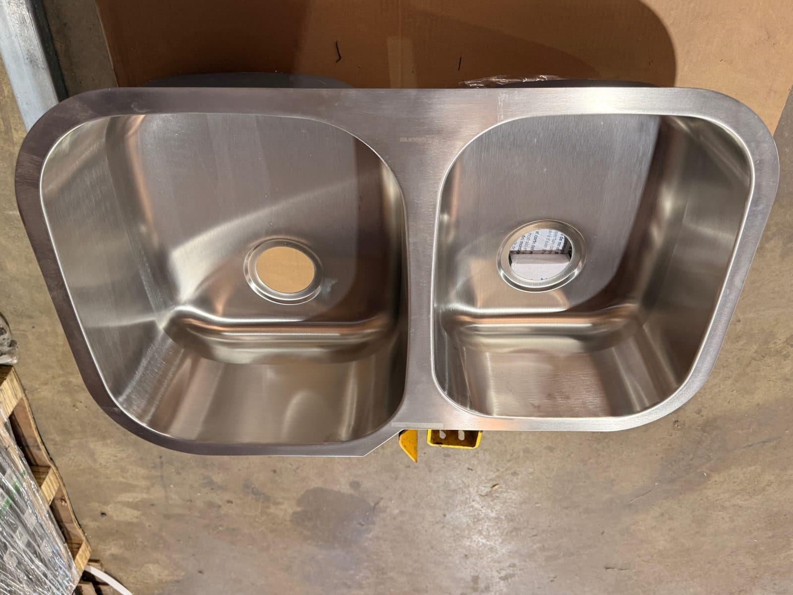Seasons Sink double offset bowl 60/40, 18ga stainless steel