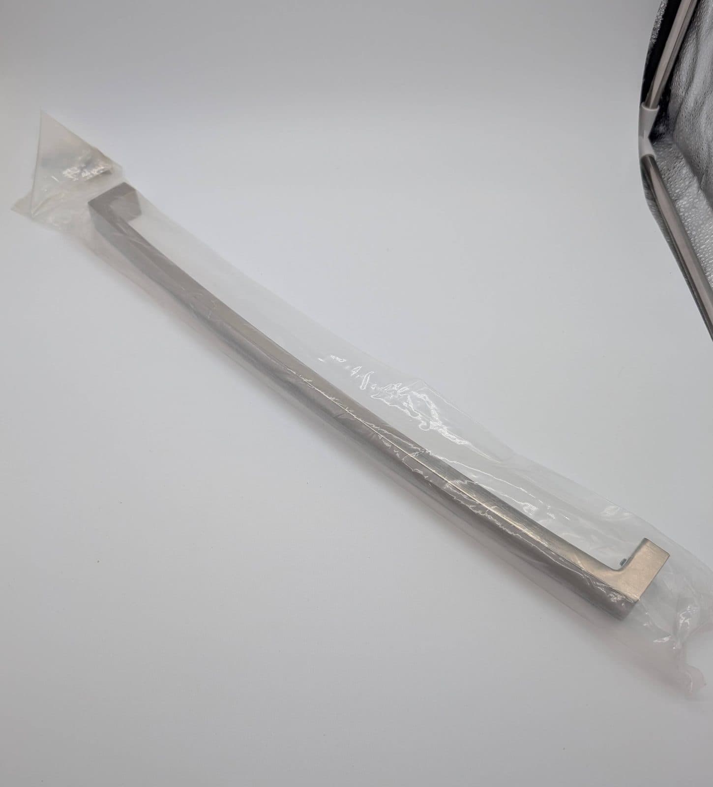 EMTEK Bauhaus Cabinet Appliance Pull (US14) 18" 2