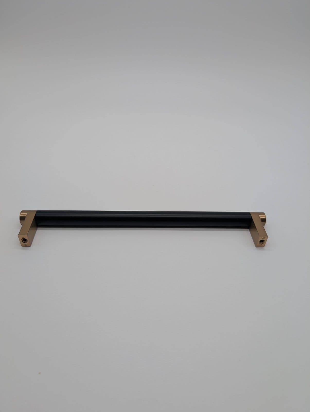 EMTEK Select Cabinet Pull (US4)/(US19) 8" Smooth 2