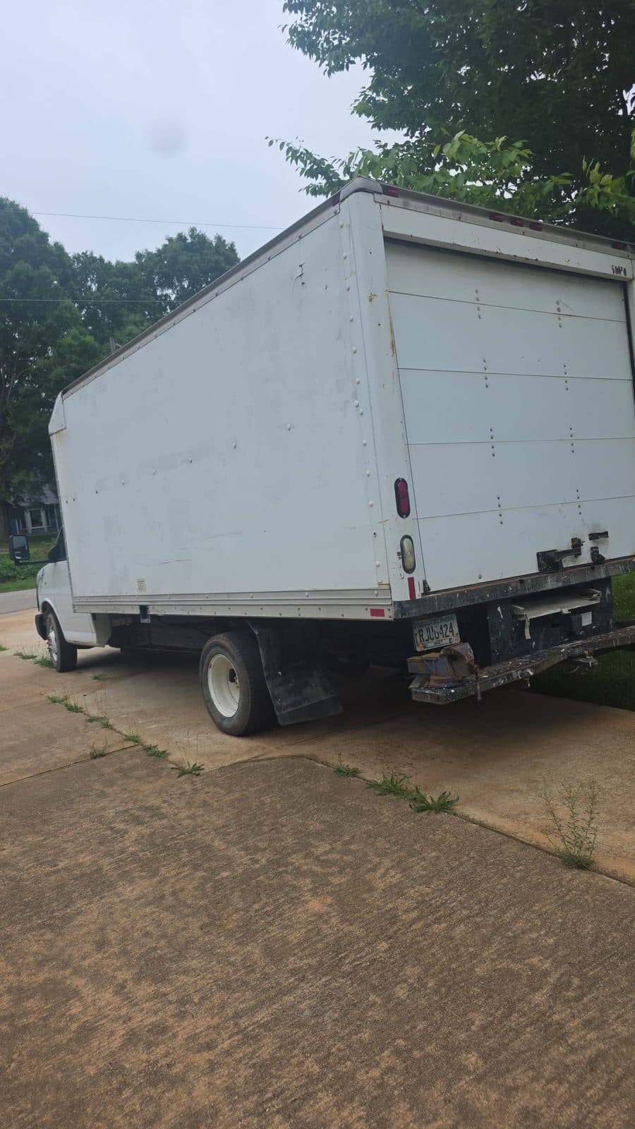 GMC 2005 Savana Cutaway Gasoline 2