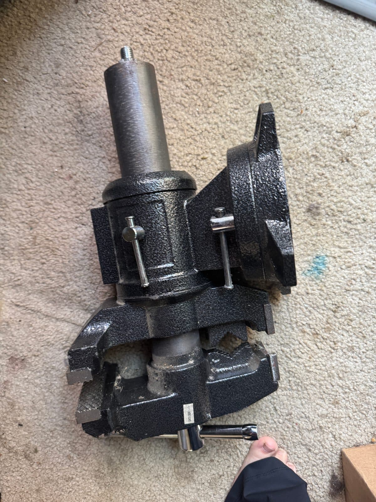 Bessey BV-HW45 Heavy-Duty Bench Vise  Swivel Base, 4-Bolt Mount