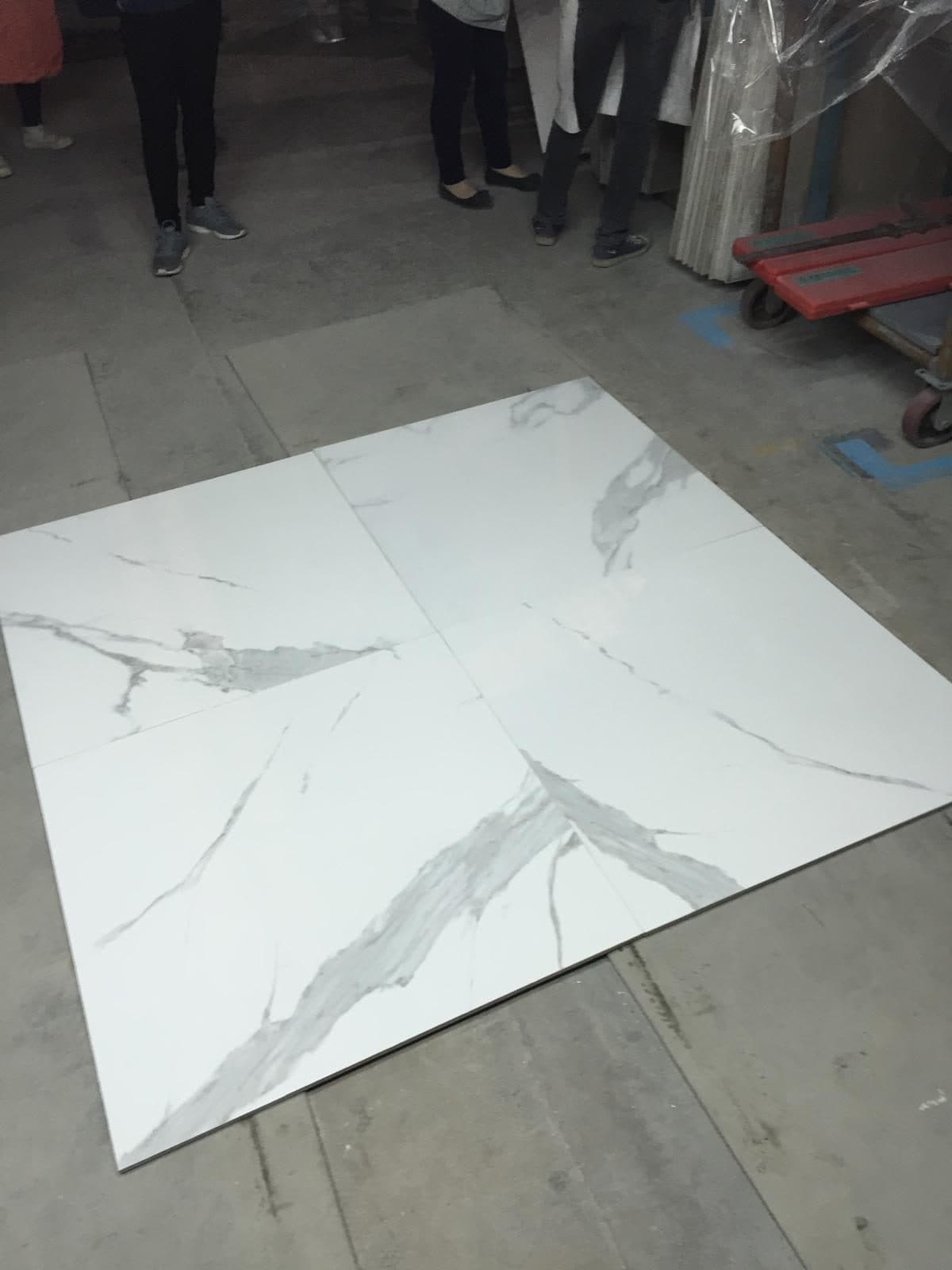 CALACATA PORCELAIN TILE POLISHED 32X32