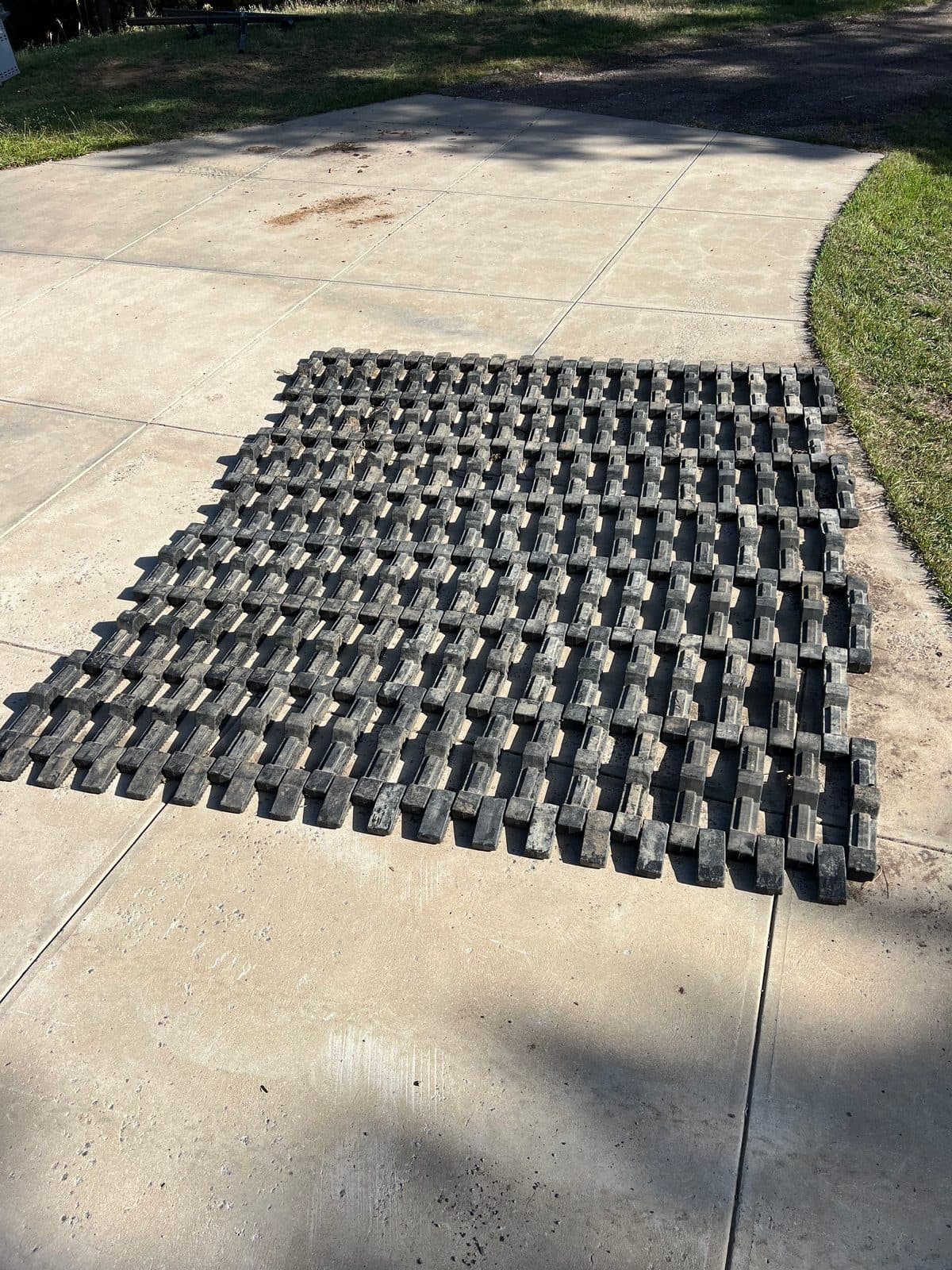 Tracking pads