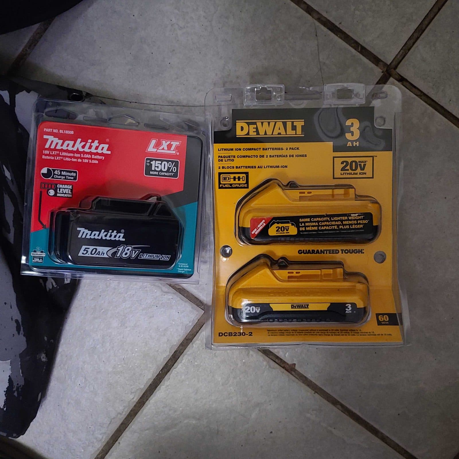 Dewalt 2 pack 20vmax 3 ah battery's/ 1 Makita 18v battery 5ah brand new
