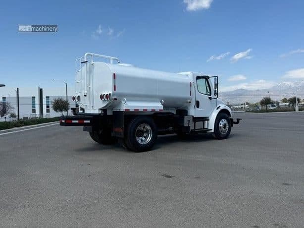 2016 FREIGHTLINER BUSINESS CLASS M2 100