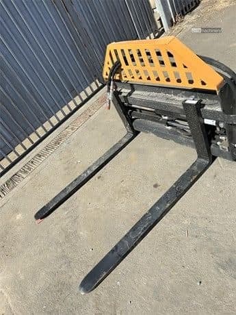 2023 Fork, Pallet WOLVERINE PFA-11-3300G