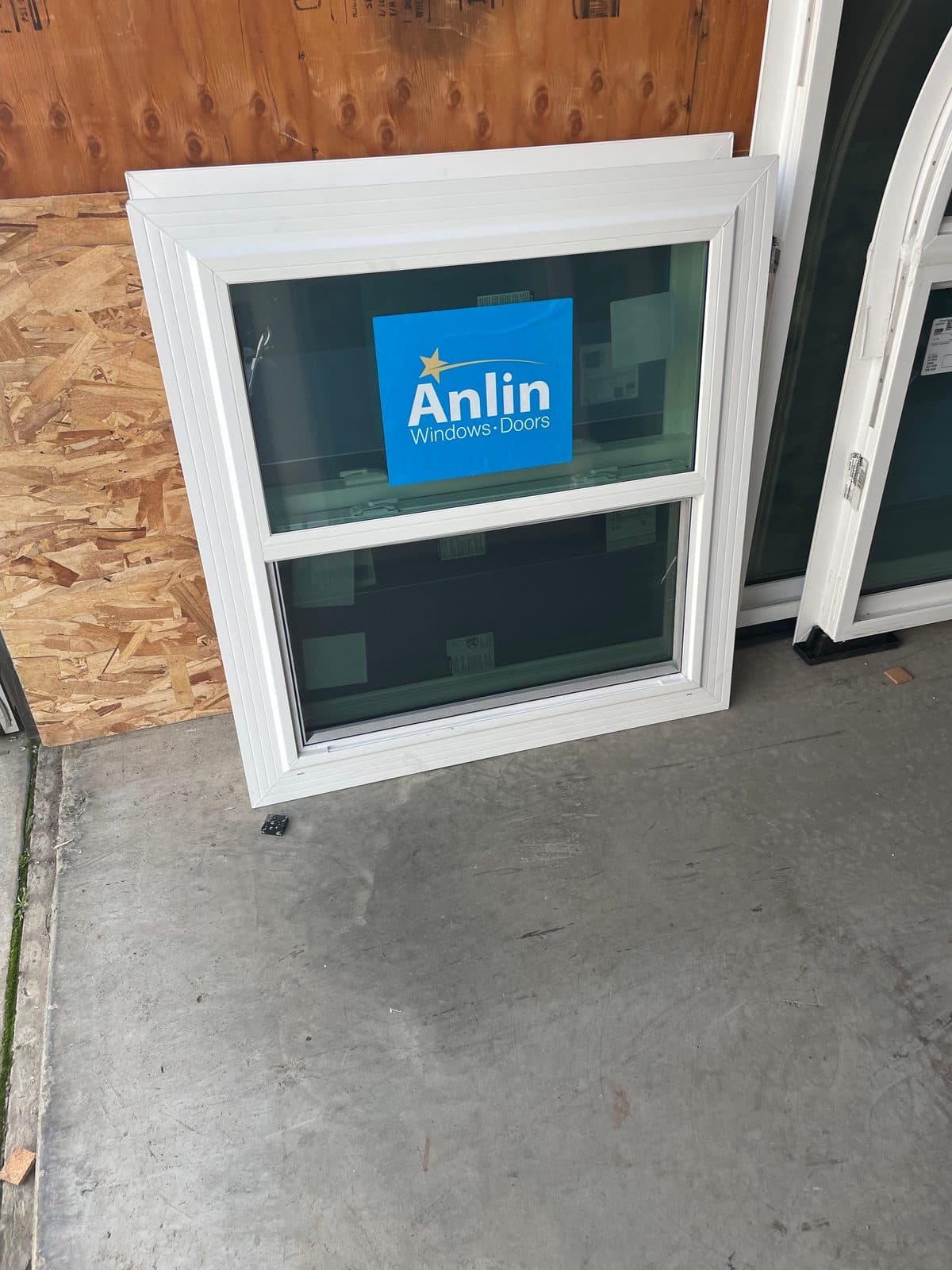 Anlin/ Single hung windows