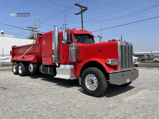 2013 PETERBILT 389