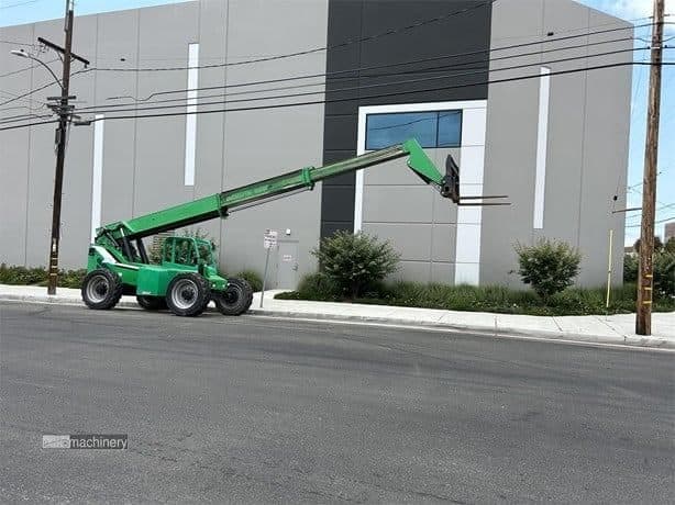 2013 SKY TRAK 8042