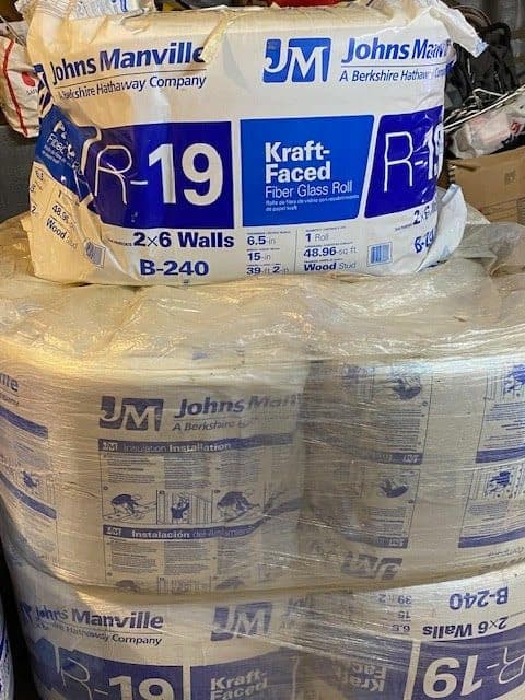 Johns Manville R- 19 Wall Kraft faced Fiberglass Roll Insulation 48.96-sq ft ( 15-in W x 39.167-ft L )