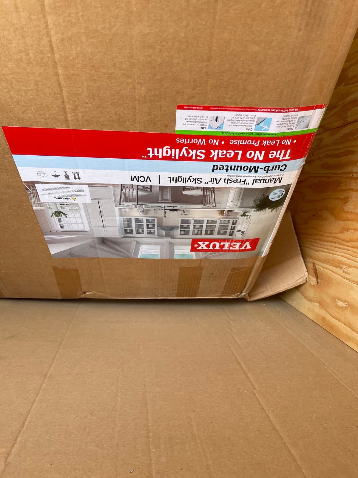 VELUX 30x46 Curb Mounted Venting Skylight w/ Darkening Shade + Flashing Kit + Rod
