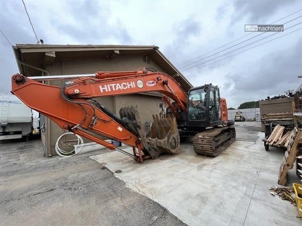 2021 HITACHI ZX245US LC-6