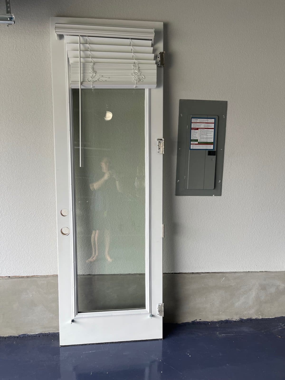 8’ Full Glass Door with blinds